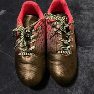 Girls size 13 DSG soccer cleats. Good condition.